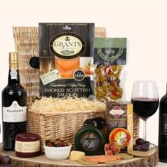 Hamper Salmon, Red Wine,Cheese and olives 
